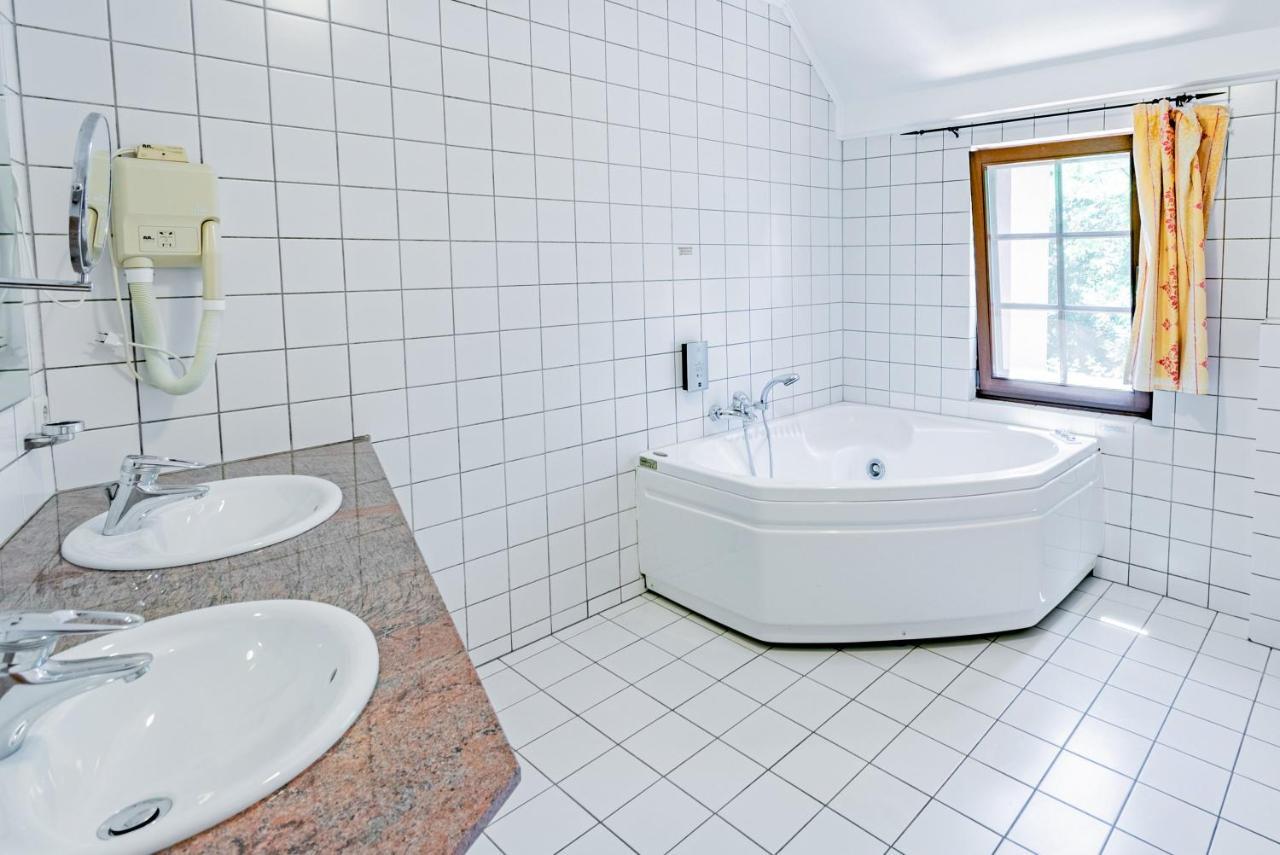 Aux Tanneries De Wiltz Hotel Exterior photo